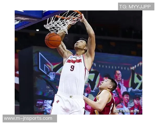 武汉网球队以94分领跑锦标赛积分榜展现强劲实力与欧冠足球的精彩对决