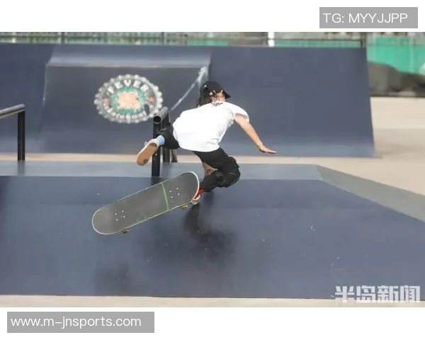 重庆滑板队与杭州滑板队赛后复盘力量体育的精彩对决与战术分析 重庆滑板队与杭州滑板队赛后复盘力量体育的精彩对决与战术分析