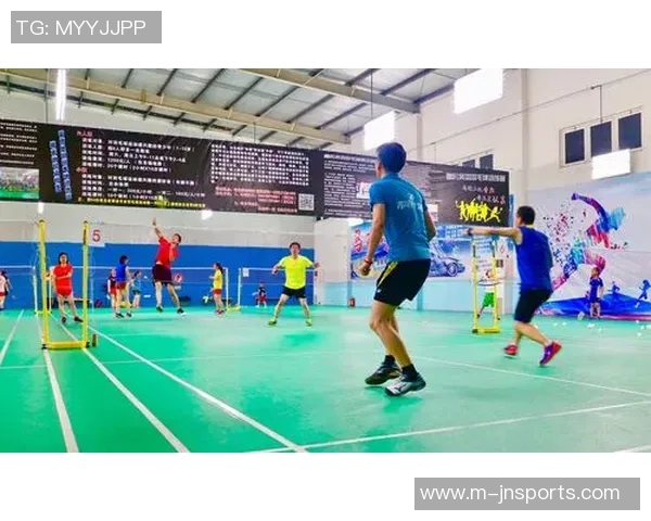 体育实时数据重庆羽毛球队在精英赛积分榜上以53分稳居第一展现强劲实力